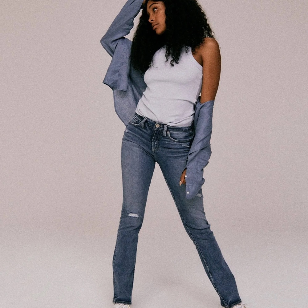 Silver Jeans Co Women's. Avery High Rise Slim Bootcut Jeans In Indigo